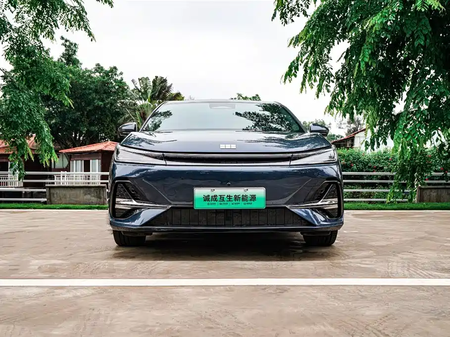 Geely Galaxy Galaxy A7 2025 EM-i фото 2