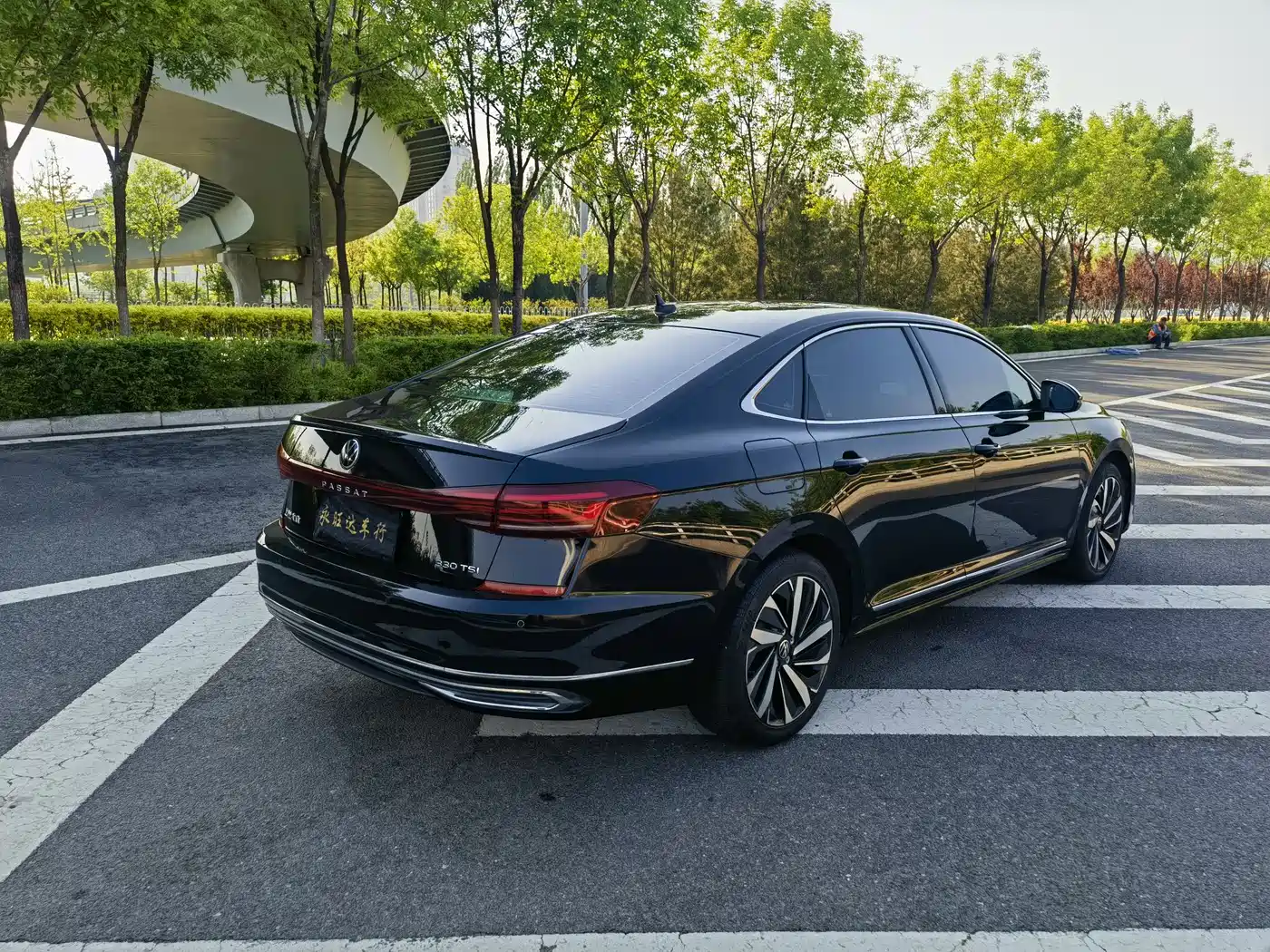 Volkswagen Passat 2022 330TSI Starlight Elite Edition фото 6