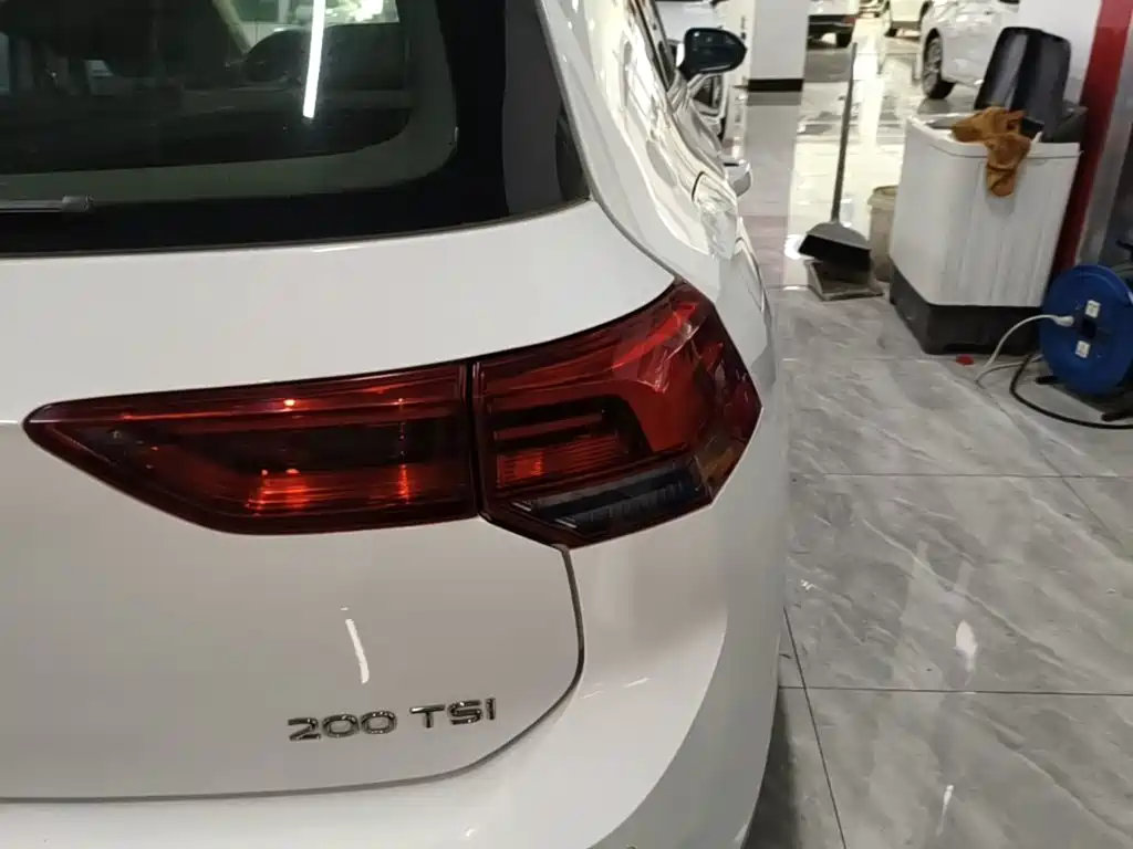 Фото 25 - Volkswagen Golf