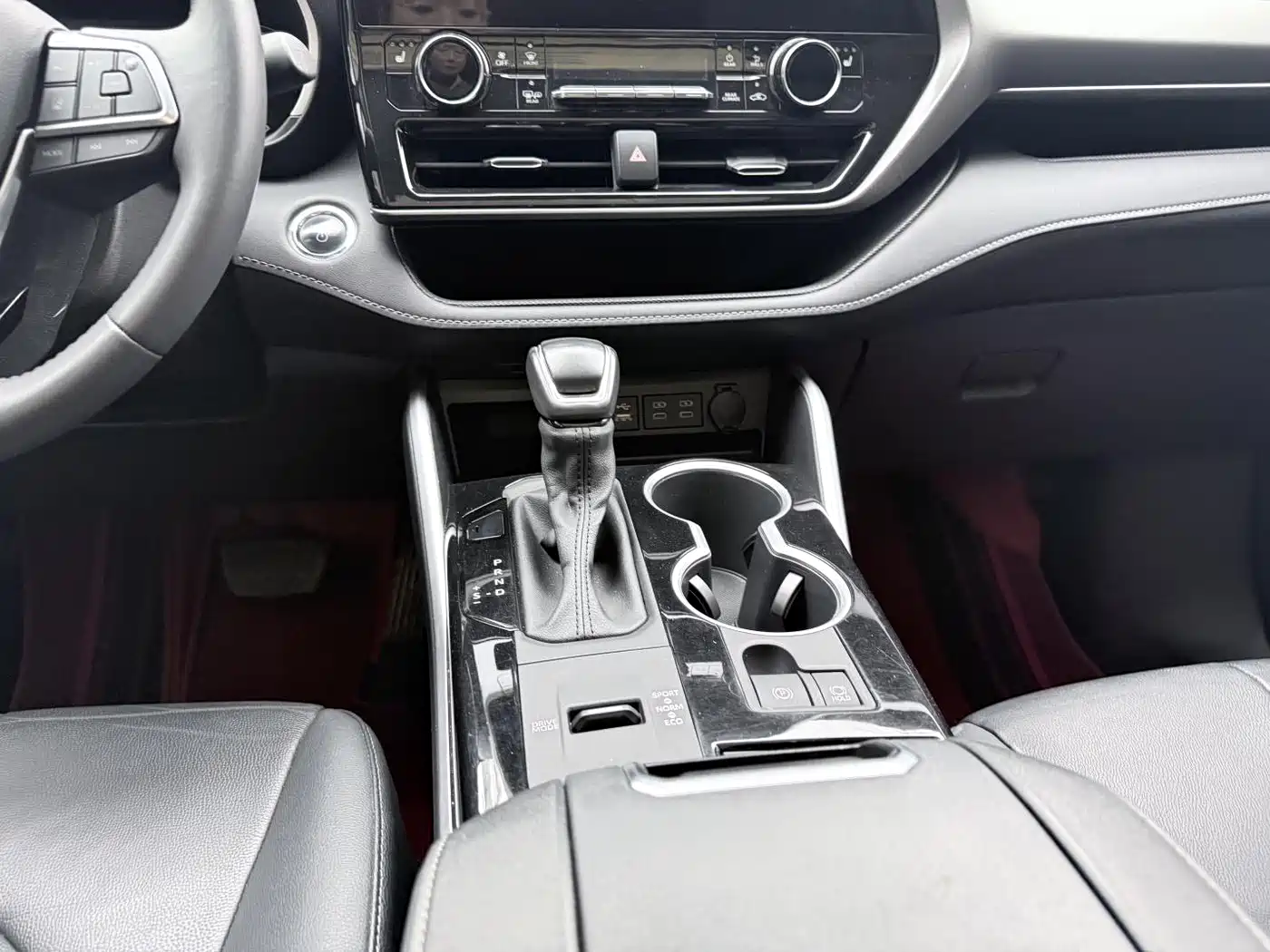 TOYOTA HIGHLANDER