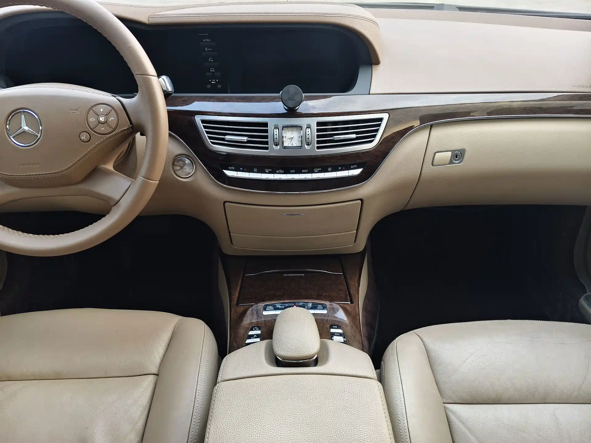 Photo 13 - Mercedes-Benz S-Class