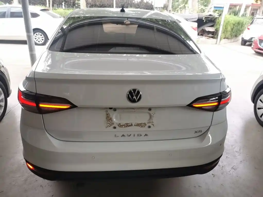 صورة 6 - Volkswagen Lavida