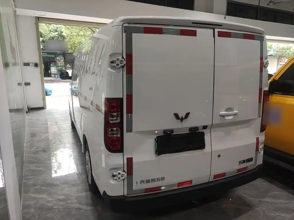 Wuling Motors Wuling Yangguang 2026 2025 310KM Sealed Window CATL Custom Edition