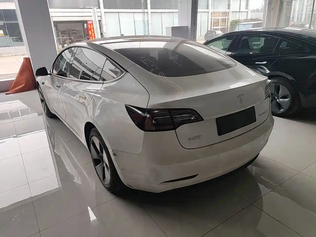 Фото 5 - Tesla Model 3