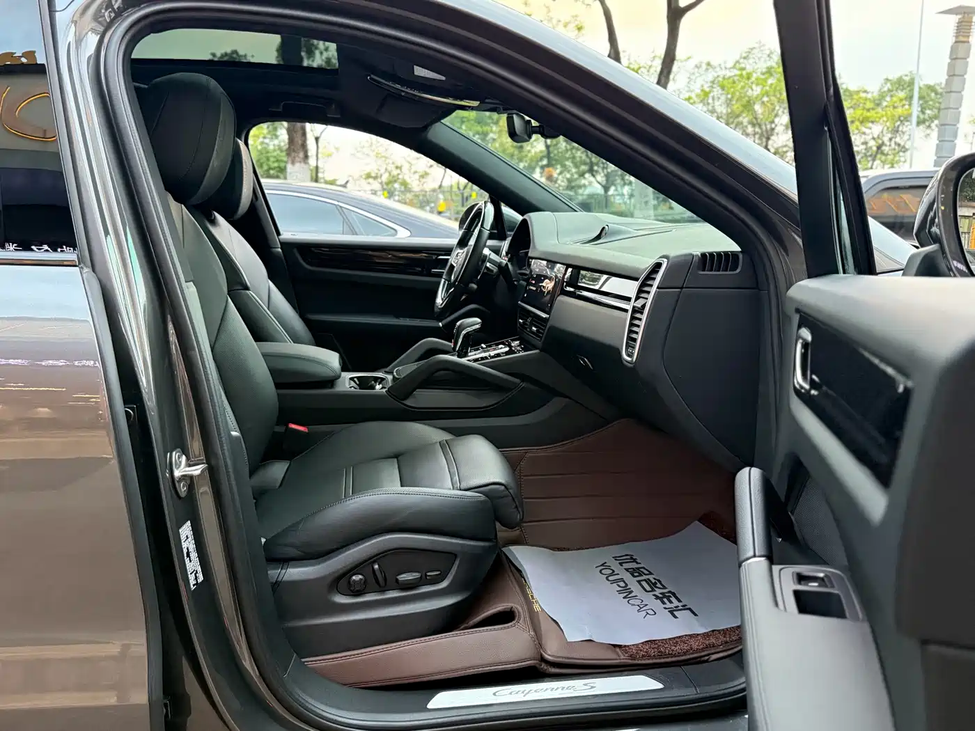 Фото 23 - Porsche Cayenne