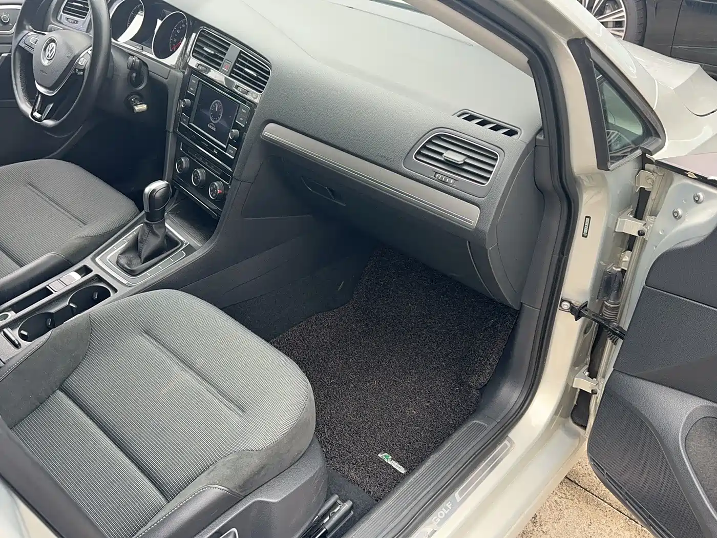 Volkswagen Golf 2018 230TSI Automatic Comfort фото 6