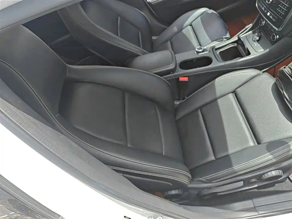 Mercedes-Benz GLA 2016 GLA 200 Fashion фото 25