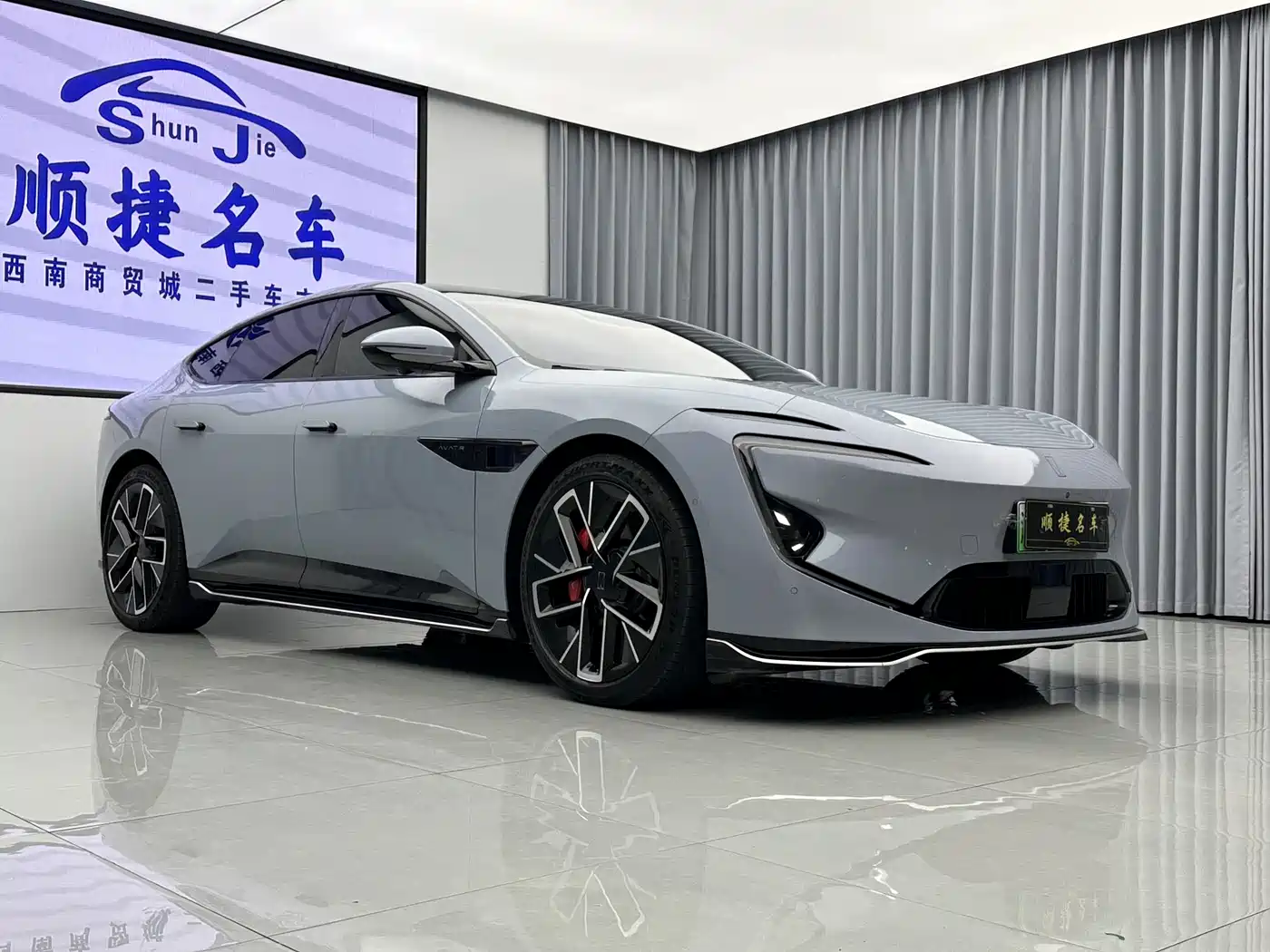 Avatr 12 2023 650 Triple Laser AWD Performance Edition фото 4