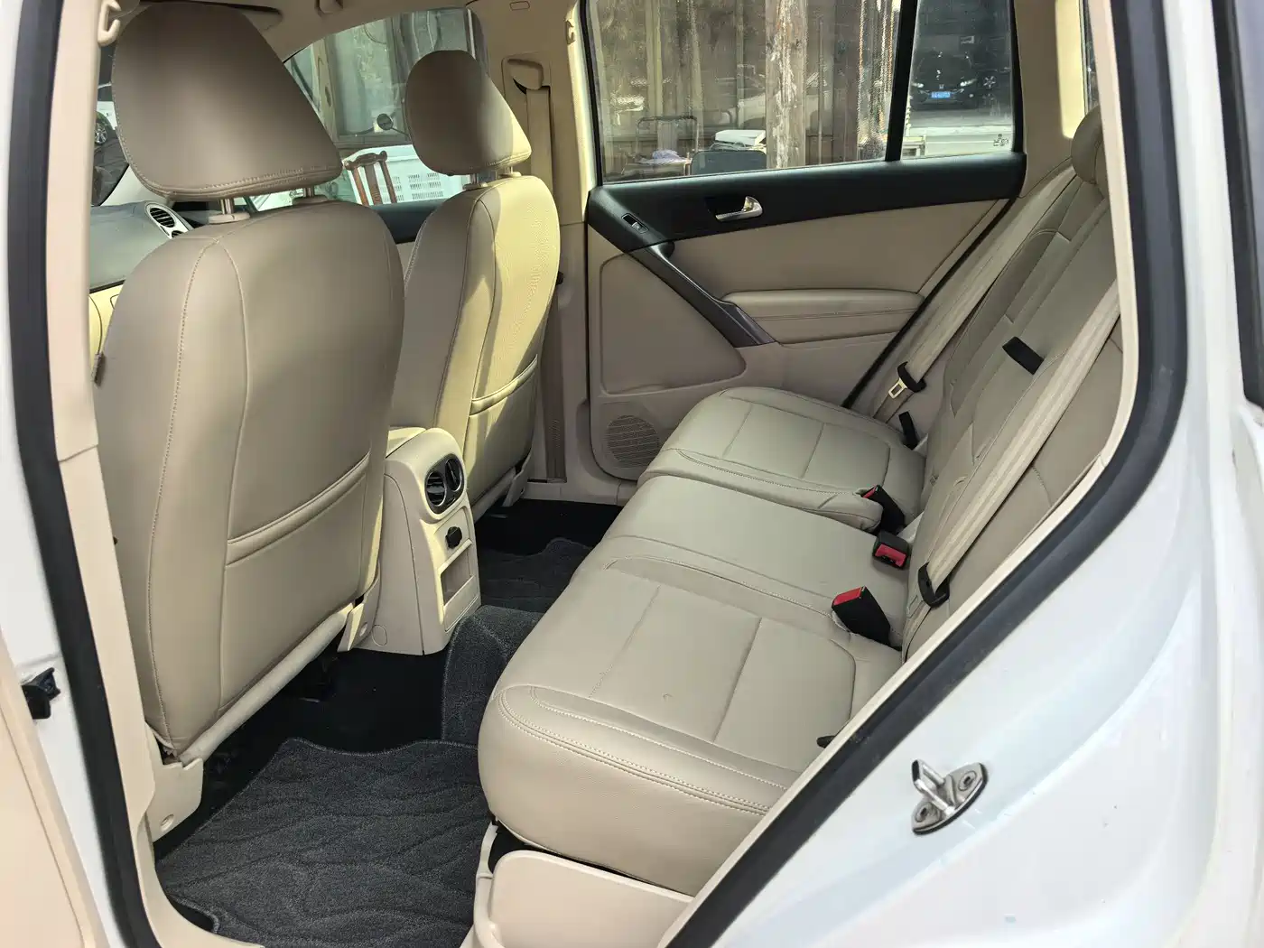 Volkswagen Tiguan 2010 1.8TSI Automatic 2WD Elite фото 8