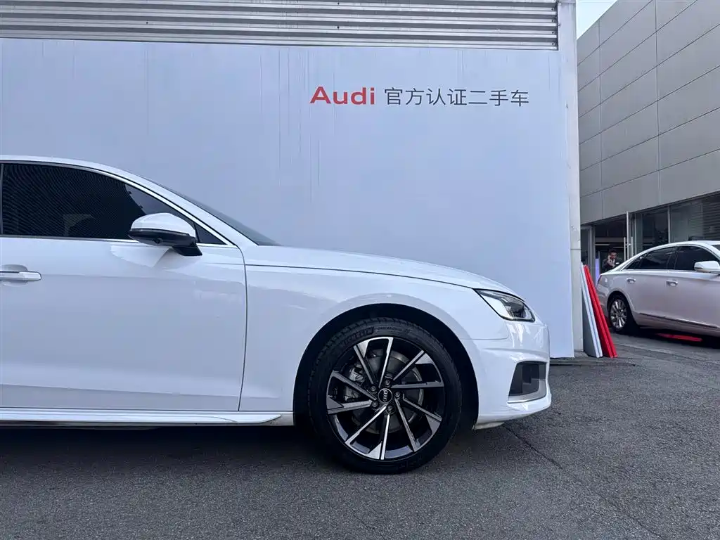 Audi A4L 2022 40 TFSI Fashion Elegance фото 13