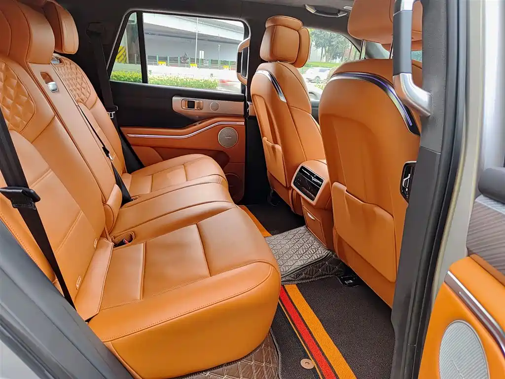 TANK TANK 700 NEW ENERGY