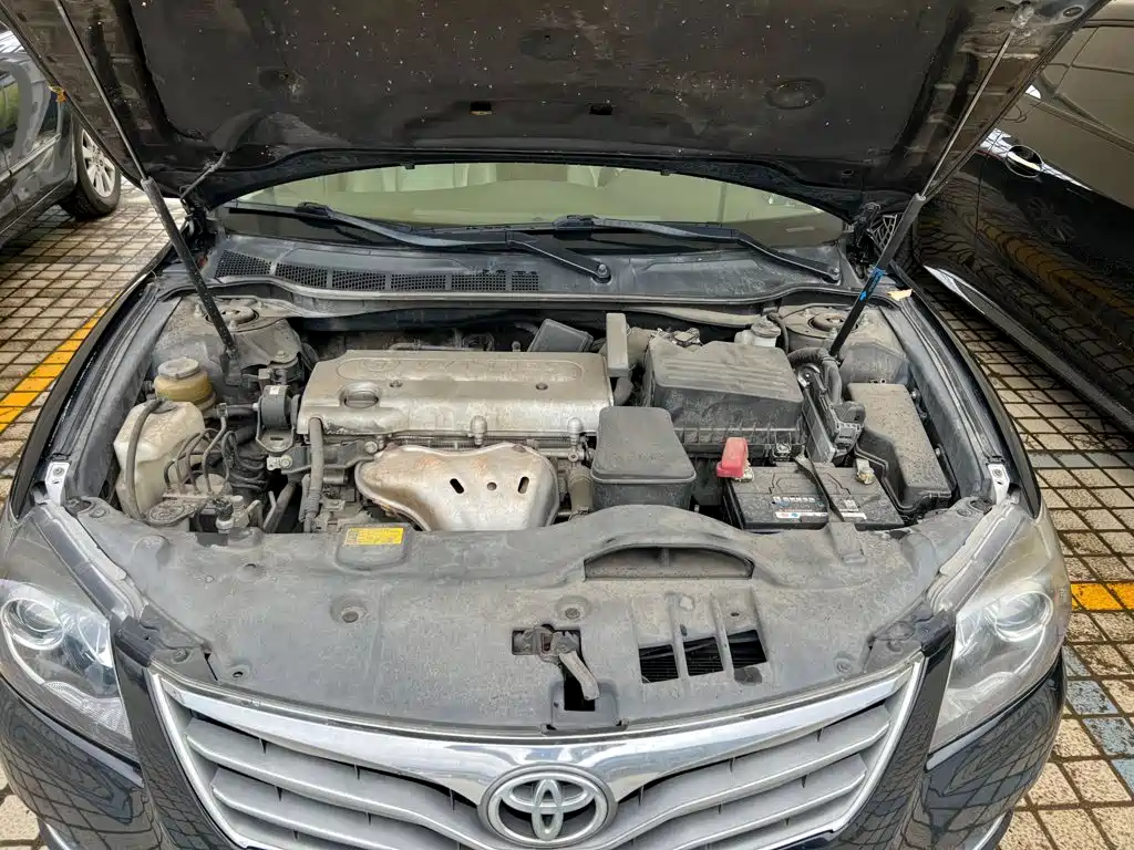 Фото 4 - Toyota Camry