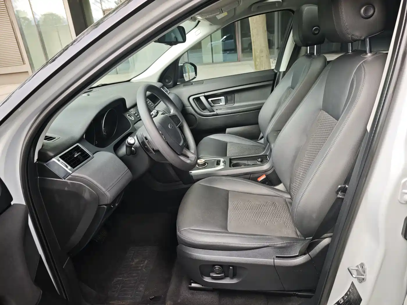 Land Rover Discovery Sport 2018 240PS PURE Edition фото 5