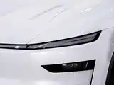 Photo 10 - Tesla Model Y