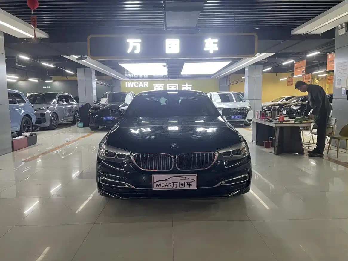 BMW 5 Series 2019 Facelift 525Li Luxury Package