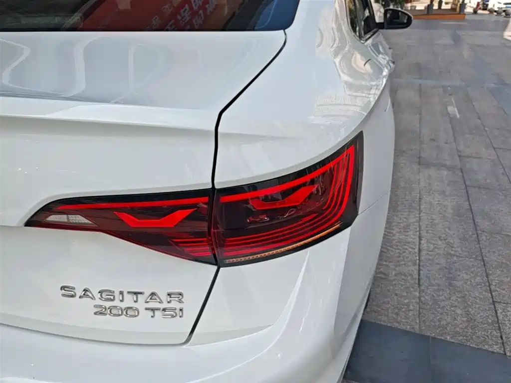 Volkswagen Sagitar 2023 Model Year 200TSI DSG Surpass Edition фото 8