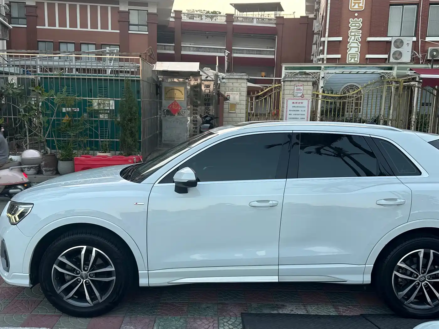 Фото 2 - Audi Q3
