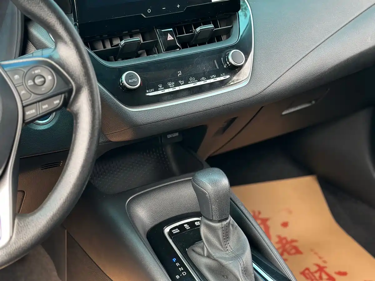 Photo 8 - Toyota Corolla