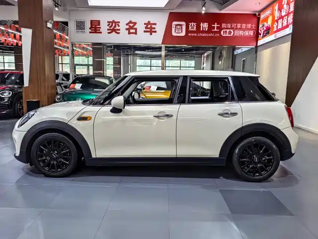 MINI 2018 1.5T ONE PLUS 5-Door — фото 3