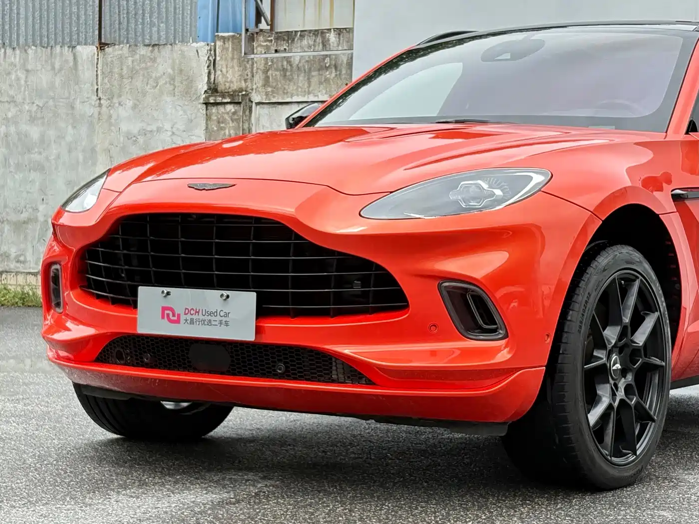 Фото 22 - Aston Martin DBX