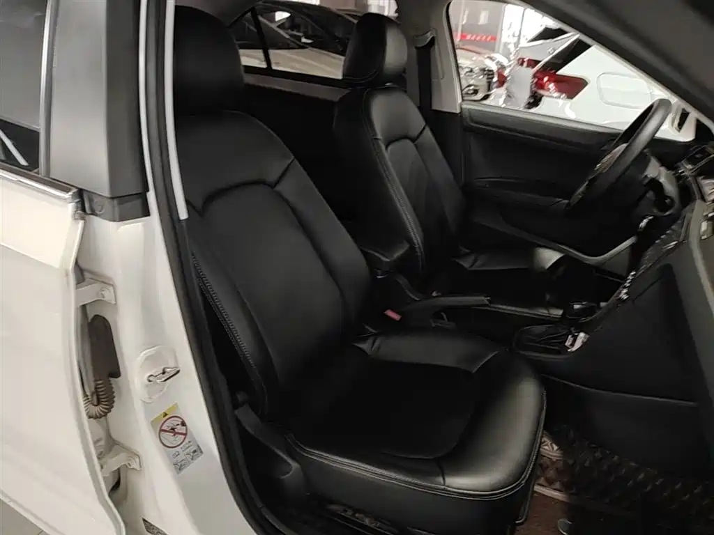 Volkswagen Santana 2015 1.6L Automatic Trend Edition фото 25
