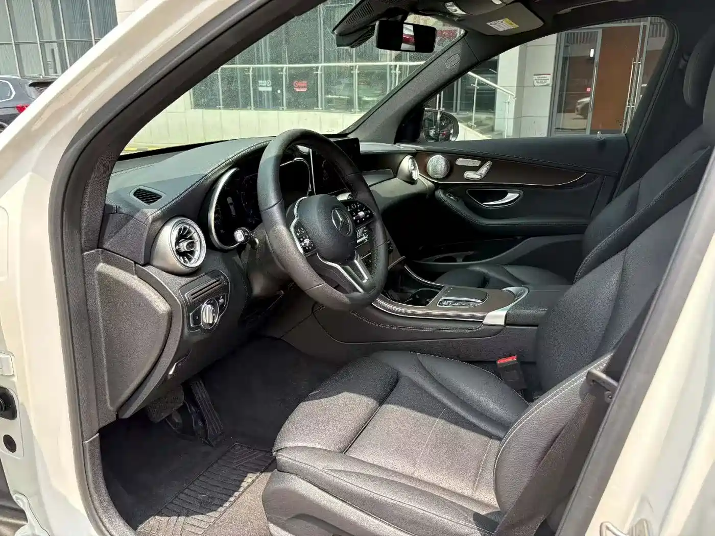 Mercedes-Benz GLC 2020 Facelift GLC 260 L 4MATIC Luxury фото 4
