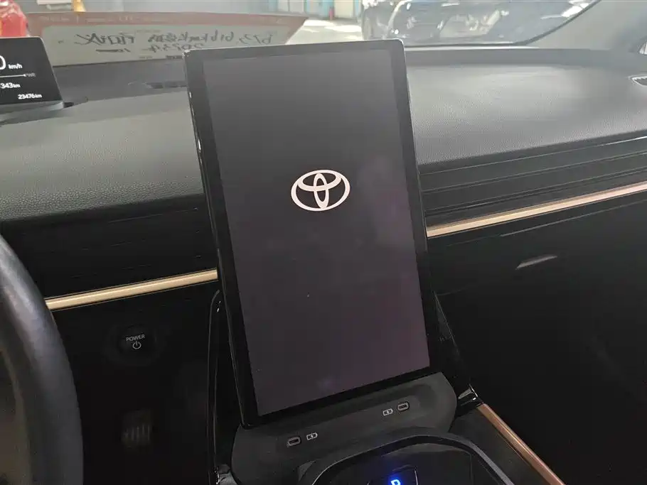 Toyota bZ3 2023 616km Long Range Premium фото 13