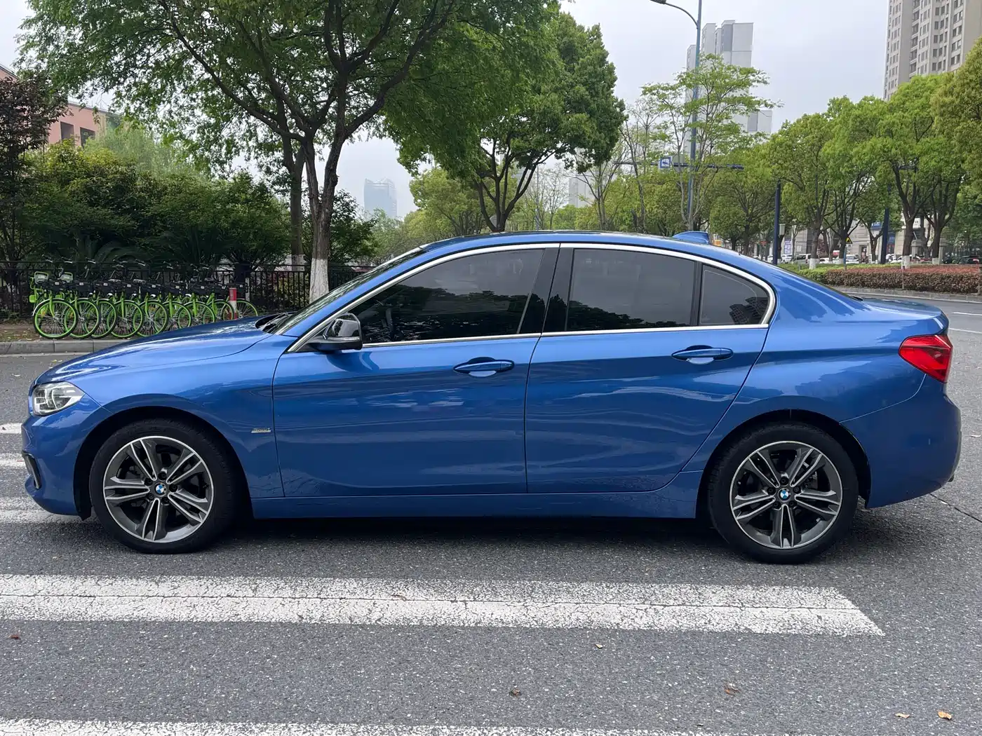 BMW 1 Series 2017 118i Sport фото 11