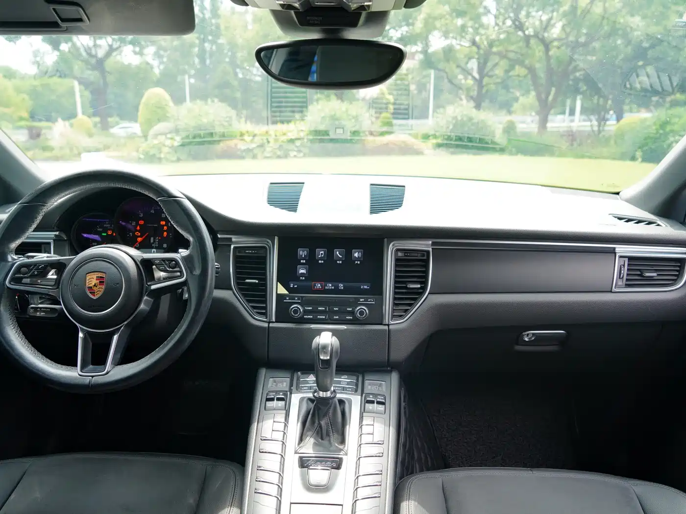 Фото 10 - Porsche Macan