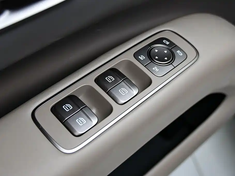 Li Auto Li i8 2026 2025 Standard Edition