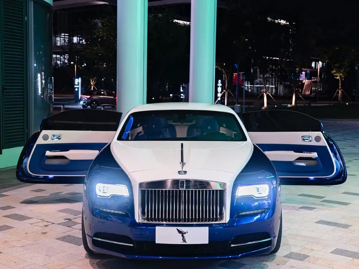 Фото 12 - Rolls-Royce Wraith