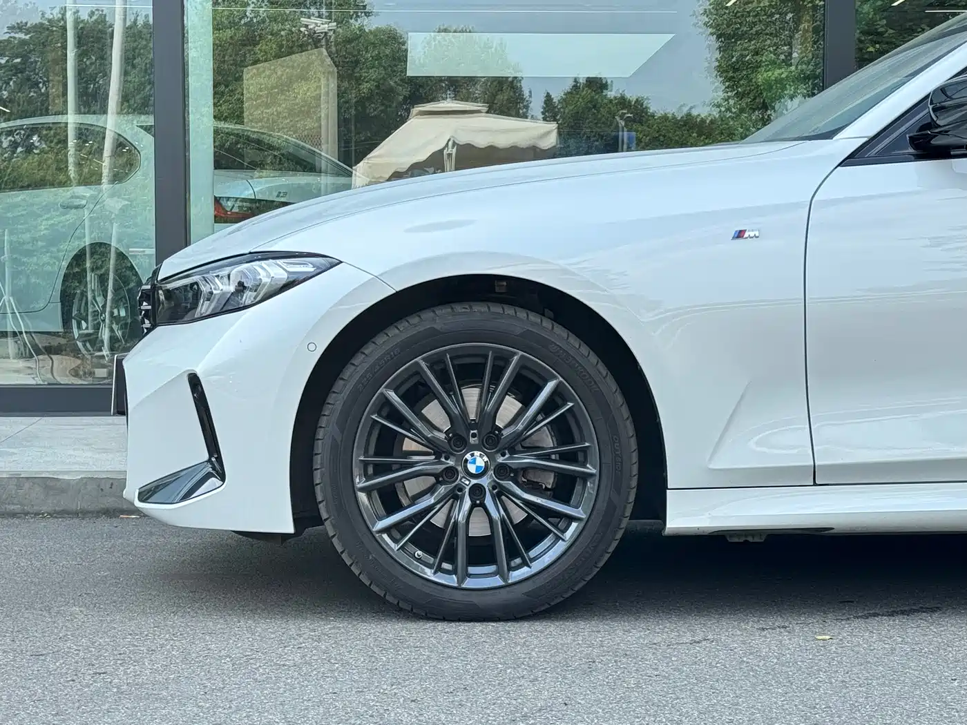 BMW 3 Series 2024 325Li M Sport Shadowline Package фото 3