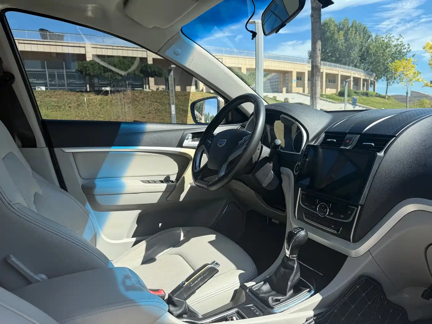 Фото 7 - Geely Emgrand
