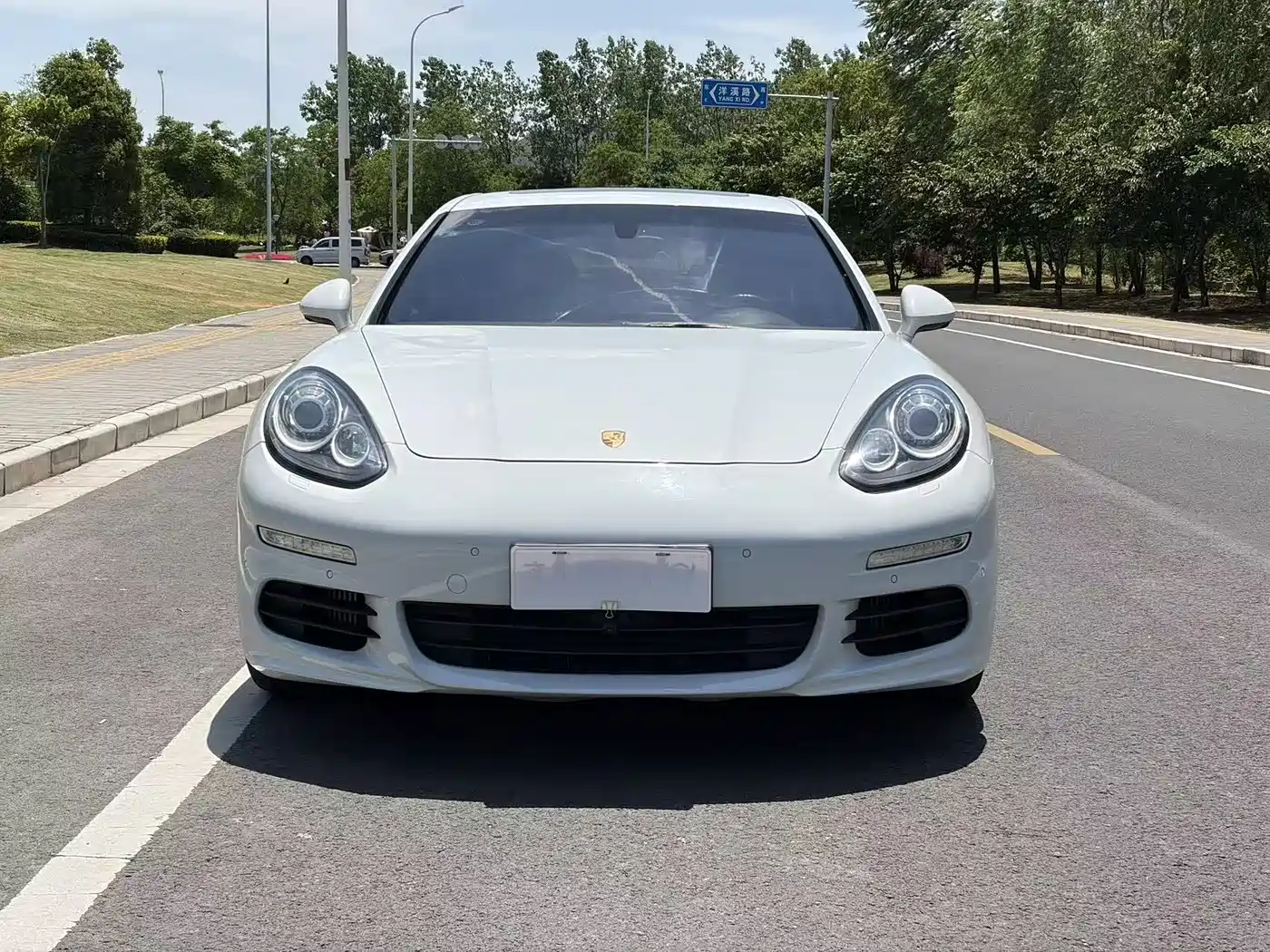 Porsche Panamera 2016 Panamera Edition 3.0T фото 3
