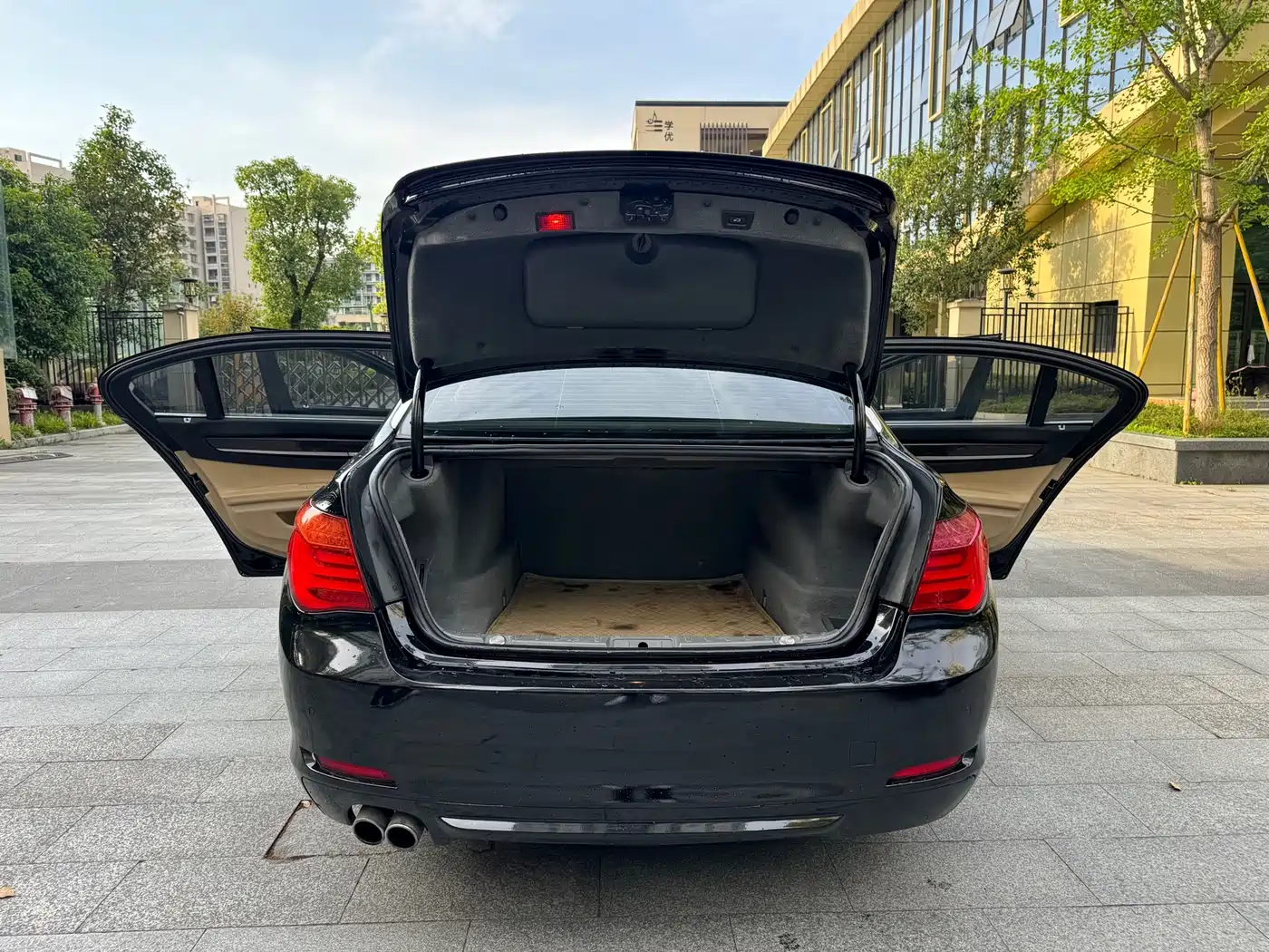 BMW 7 Series 2011 730Li Elegance фото 15