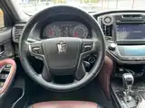Фото 7 - Toyota Crown
