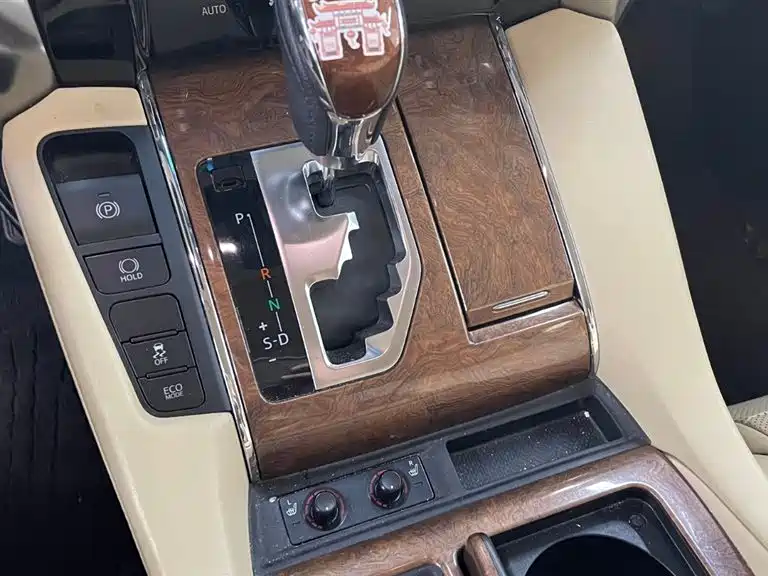 Toyota Alphard 2018 3.5L Premium фото 8