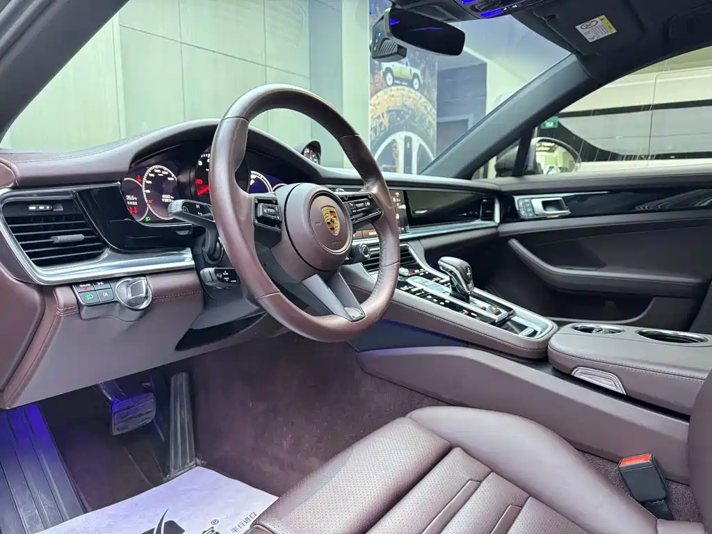Фото 8 - Porsche Panamera