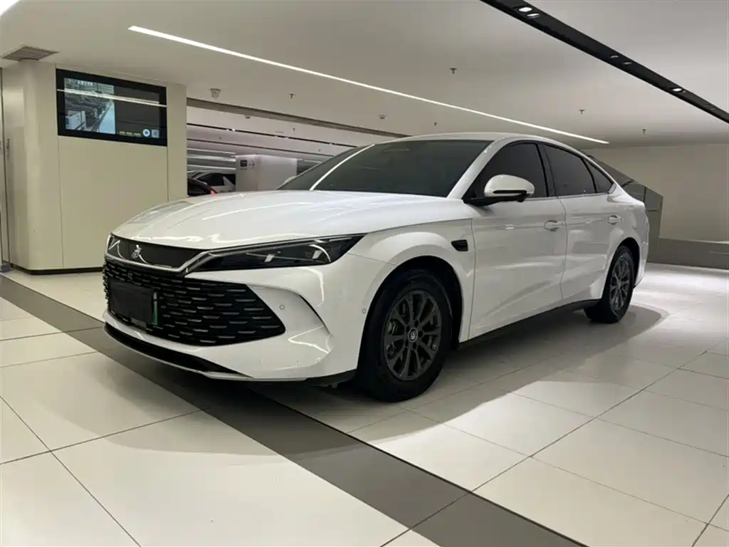 BYD Qin L 2025 DM-i Smart Drive Edition 80KM Leading