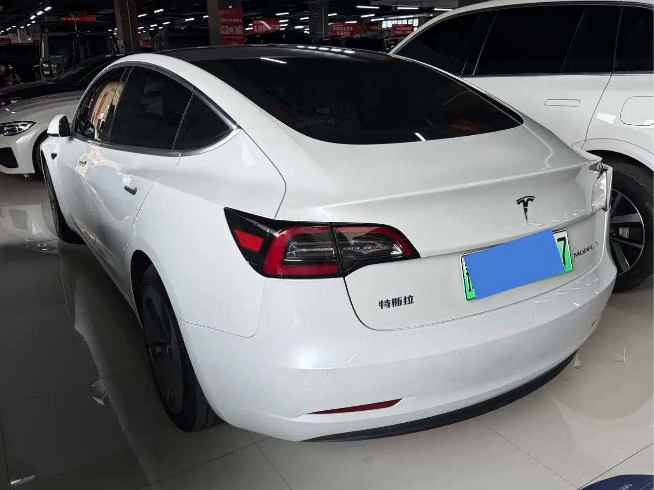 TESLA MODEL 3