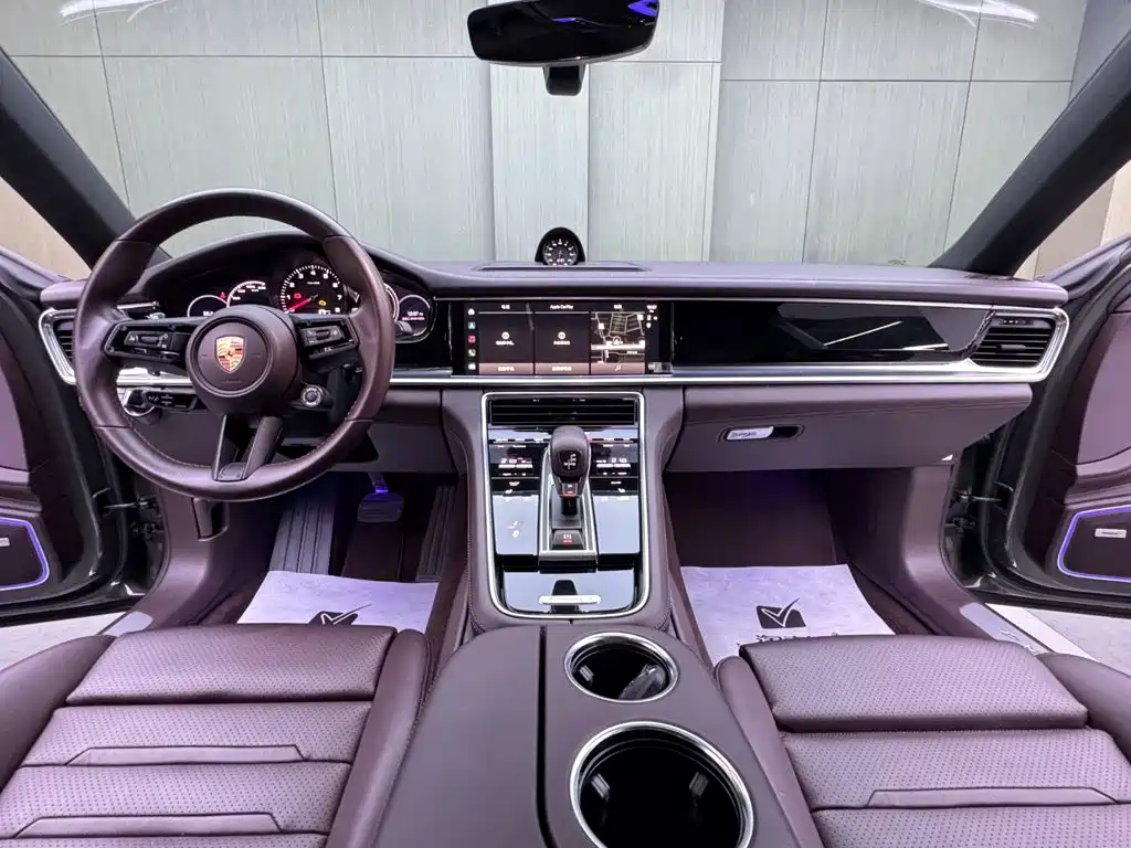 Фото 10 - Porsche Panamera