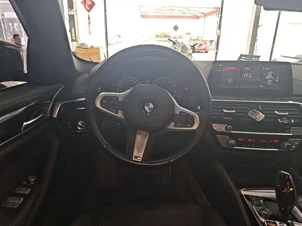 BMW 5 Series 2019 525Li M Sport Package фото 11