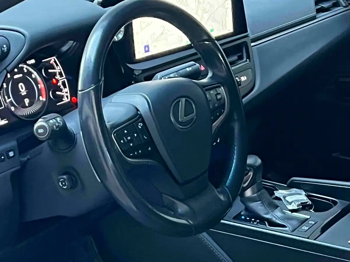 Lexus ES 2023 260 Excellence фото 11