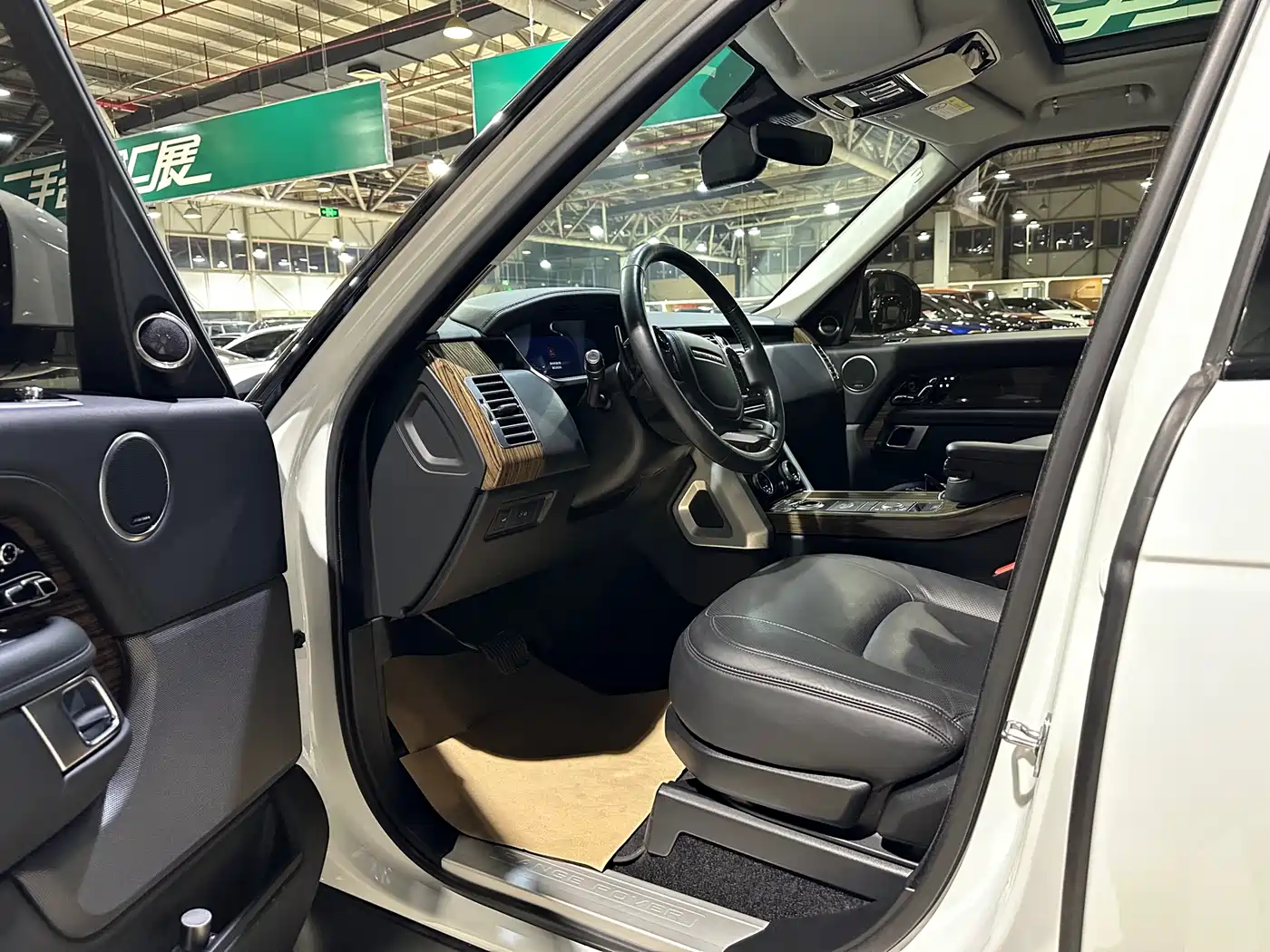 Land Rover Range Rover 2019 3.0 SCV6 Heritage Edition фото 6