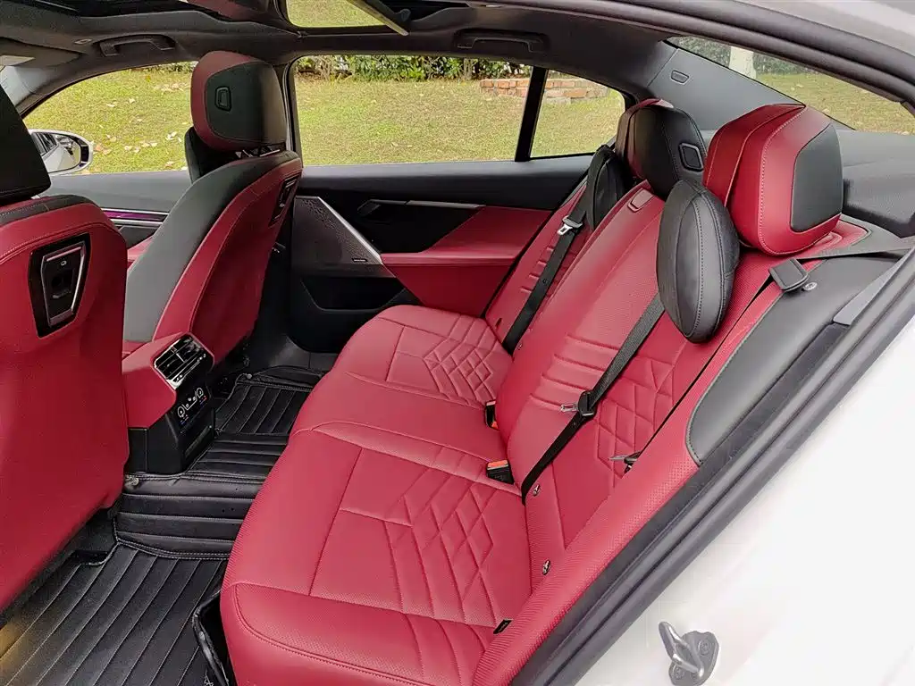 BMW i5 2025 eDrive 40L M Sport Package фото 8
