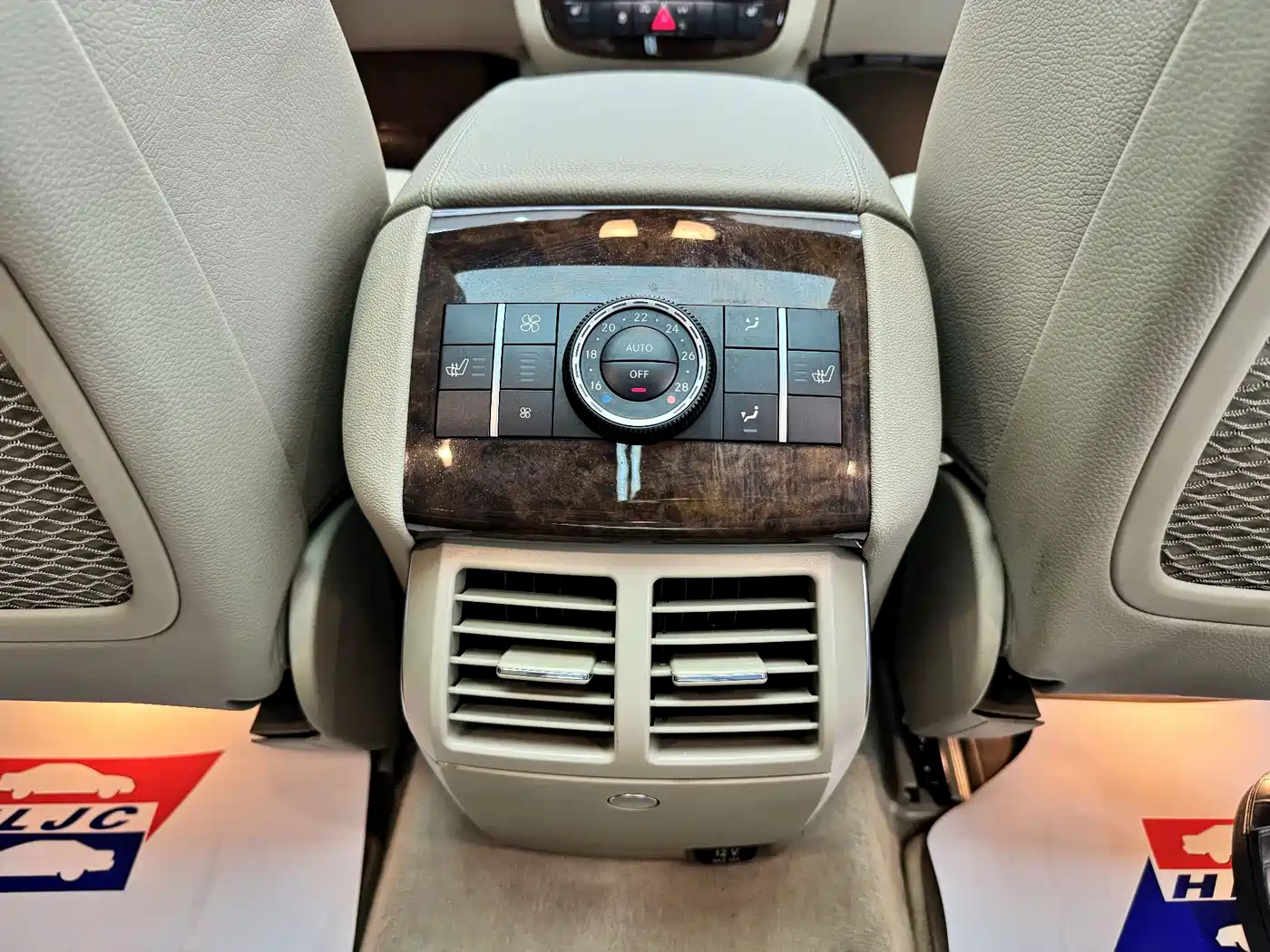 Mercedes-Benz R-Class 2011 R 350 L 4MATIC фото 15
