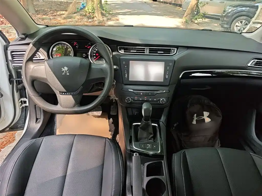 Peugeot 408 2014 1.8L Automatic Leading Edition фото 10