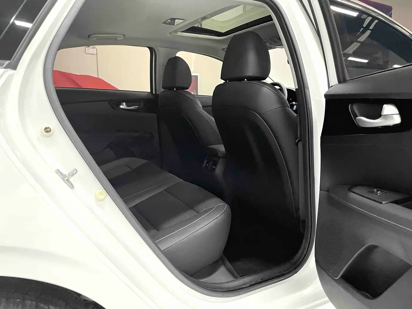 Kia K3 2021 1.5L CVT Fashion Edition фото 10