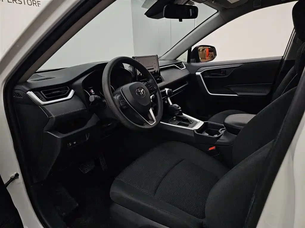 Toyota RAV4 Rongfang 2020 2.0L CVT 2WD Urban Edition фото 8
