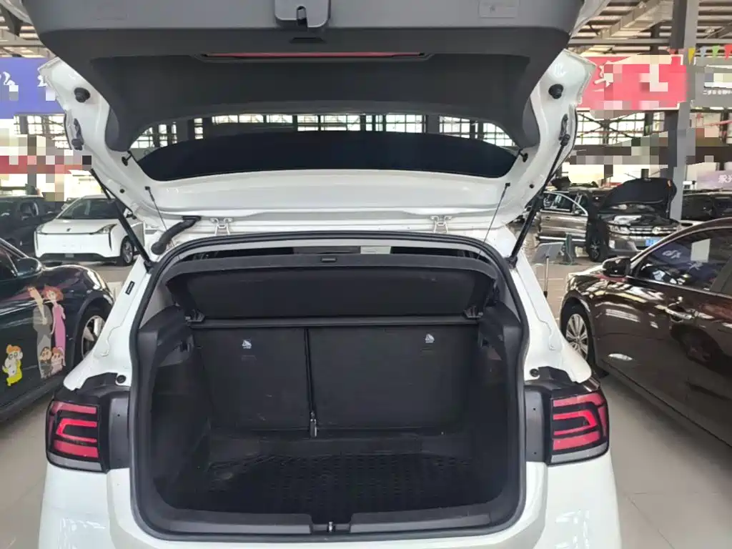 Фото 19 - Volkswagen T-Cross